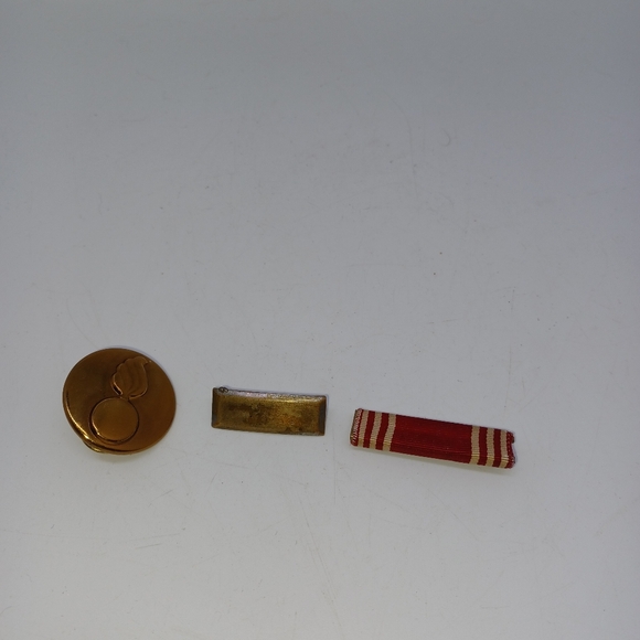 Vintage WWII US Military Army Pins insignia set of 3 - Picture 1 of 6